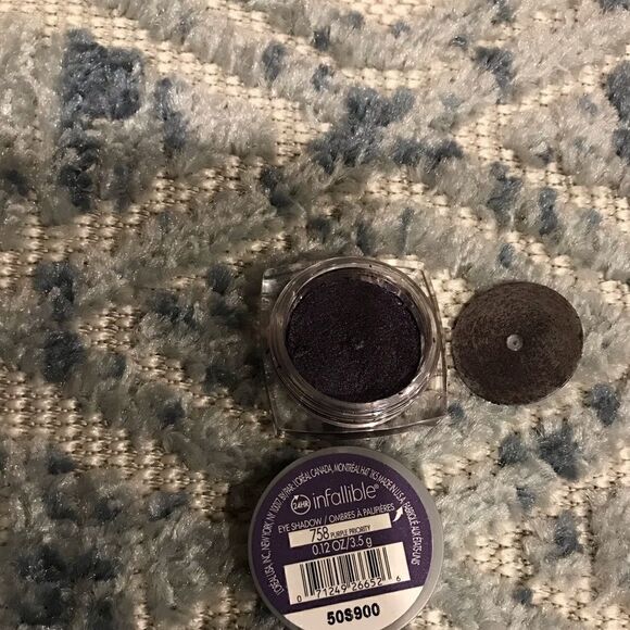 L'Oreal Other - (New) L’Oréal infallible purple priority